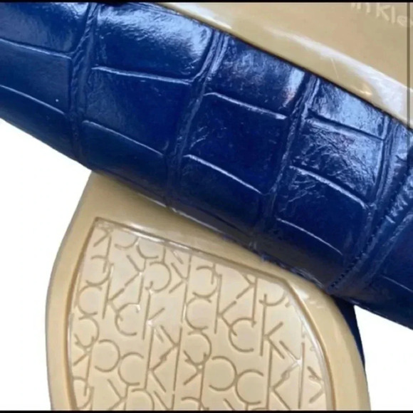 Calvin Klein leather flats NWOBOX - Picture 4 of 9